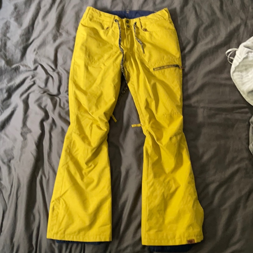 Women’s Snowboarding Pants